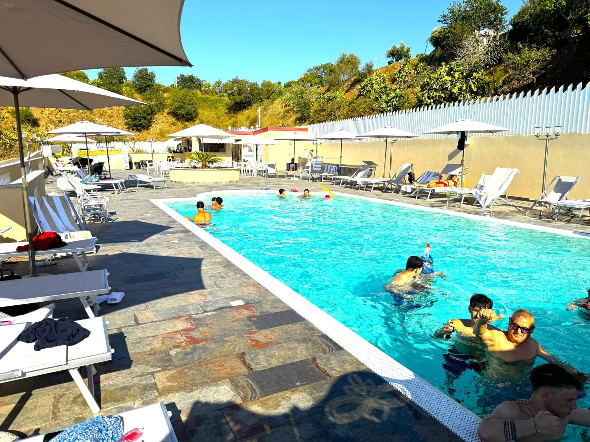 Bloom Tropea Aparthotel Ciaramiti Bagian luar foto