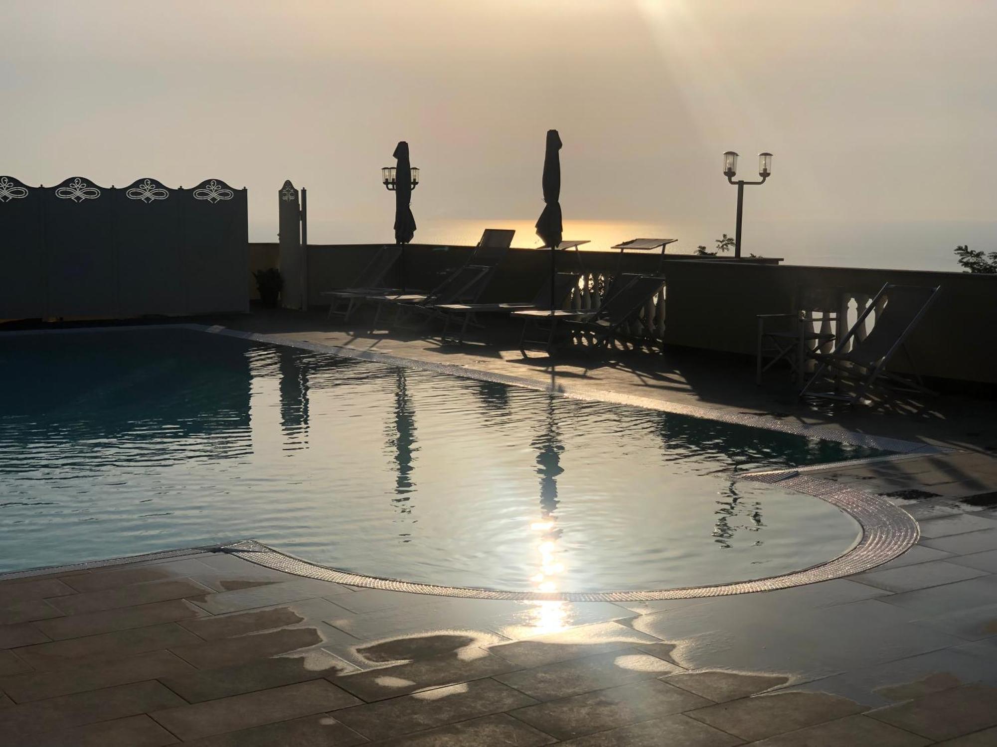 Bloom Tropea Aparthotel Ciaramiti Bagian luar foto